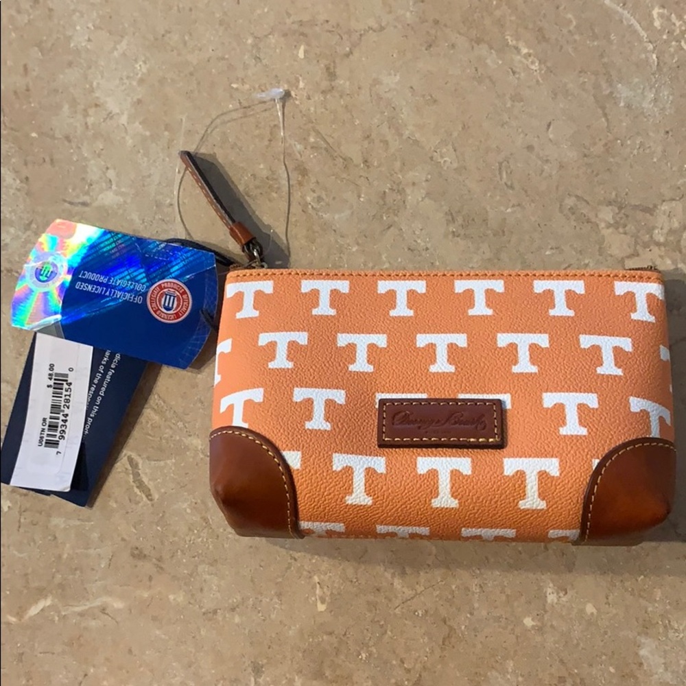 NWT UT Downey and Bourke Clutch